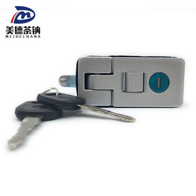 2007年 オエ番号 82HA1-34130A コンプレッションパネル キャンピングトレーラー ドアのロック