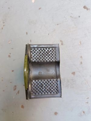 中国 バスとトラック フロントレタダース クッションゴムブロック 1000-01-00001 最新設計