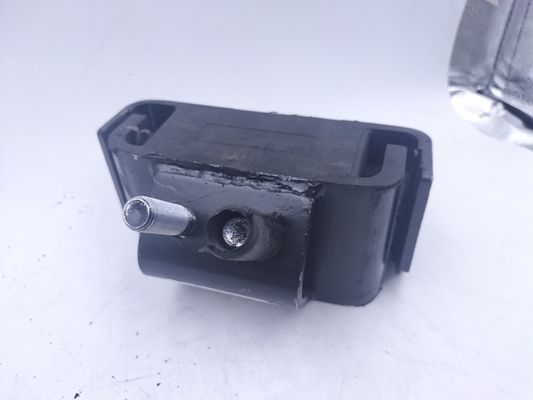 自動車エンジンの部品のための金属鉄ゴム左側の後部懸垂枕 1001015-DP011
