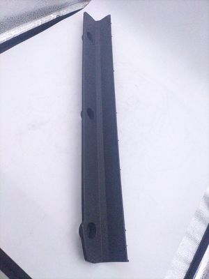 広く使用 フロントバンパー 左 後ろの装飾板 OEM 2803771-1800